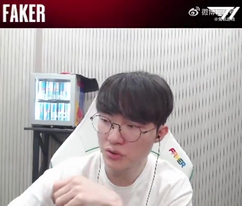 mk体育官方网站入口不愧是你！Faker：应援棒可以作为防身武器挥舞 看起来非常坚固